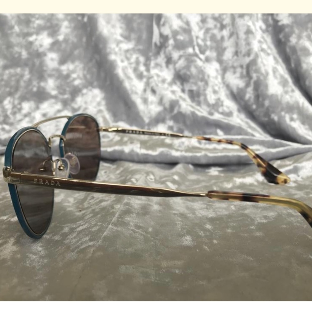 ❌SOLD❌PRADA Women's Green Framed Aviator - Picture 6 of 9